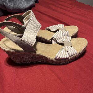 Reiker Size 8.5 Thalia Platform Sandals - like new!
